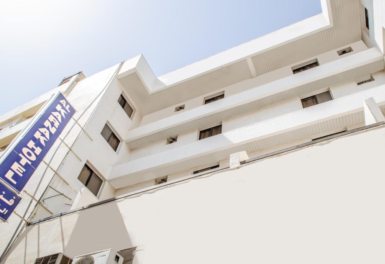 Al Karnak Hotel Dubai Bagian luar foto