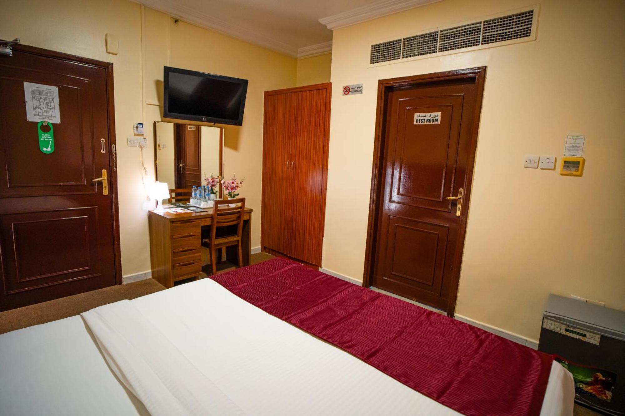 Al Karnak Hotel Dubai Bagian luar foto