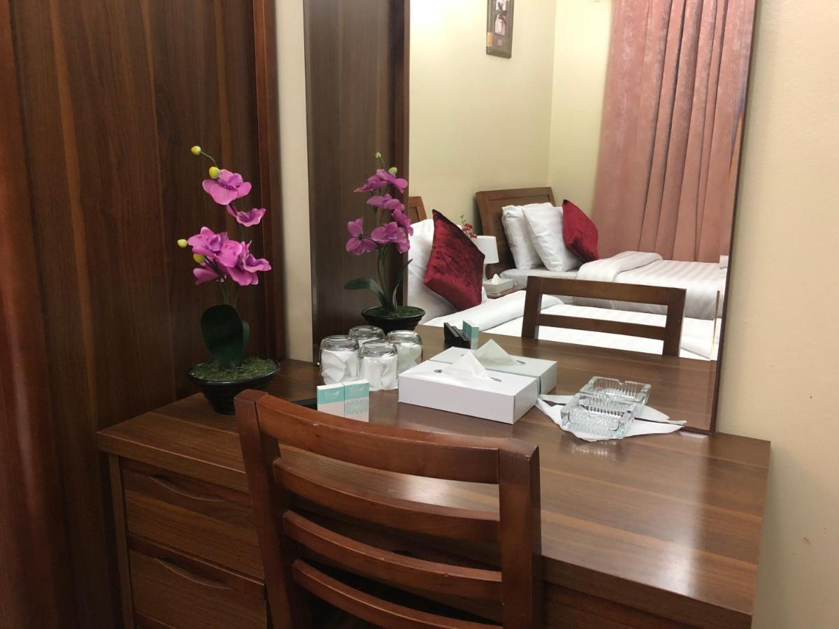 Al Karnak Hotel Dubai Bagian luar foto